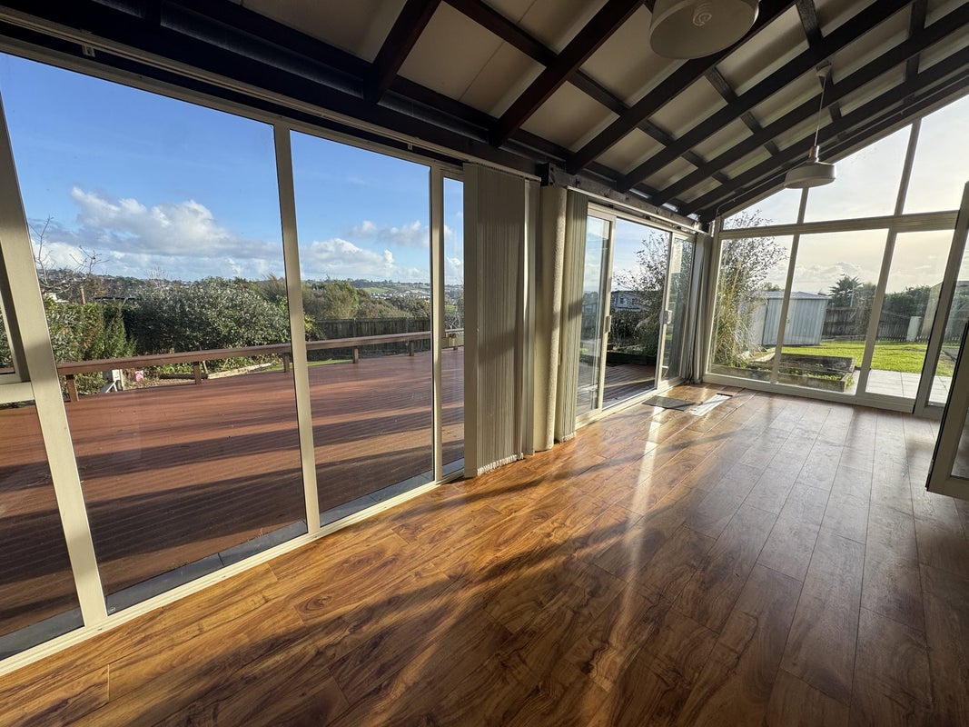 22 Sovereign Street, Flat Bush, Auckland - Carousel 29