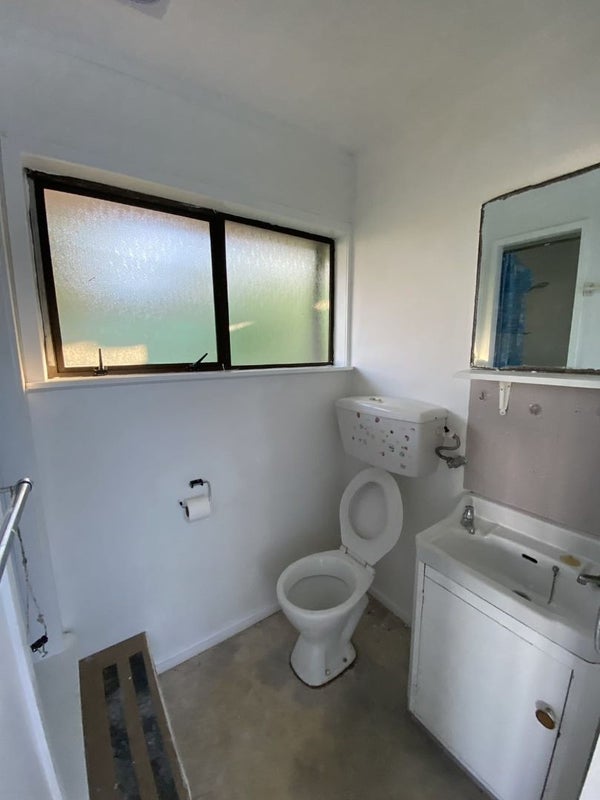 4 Trojan Crescent, New Lynn, Auckland - Carousel 12