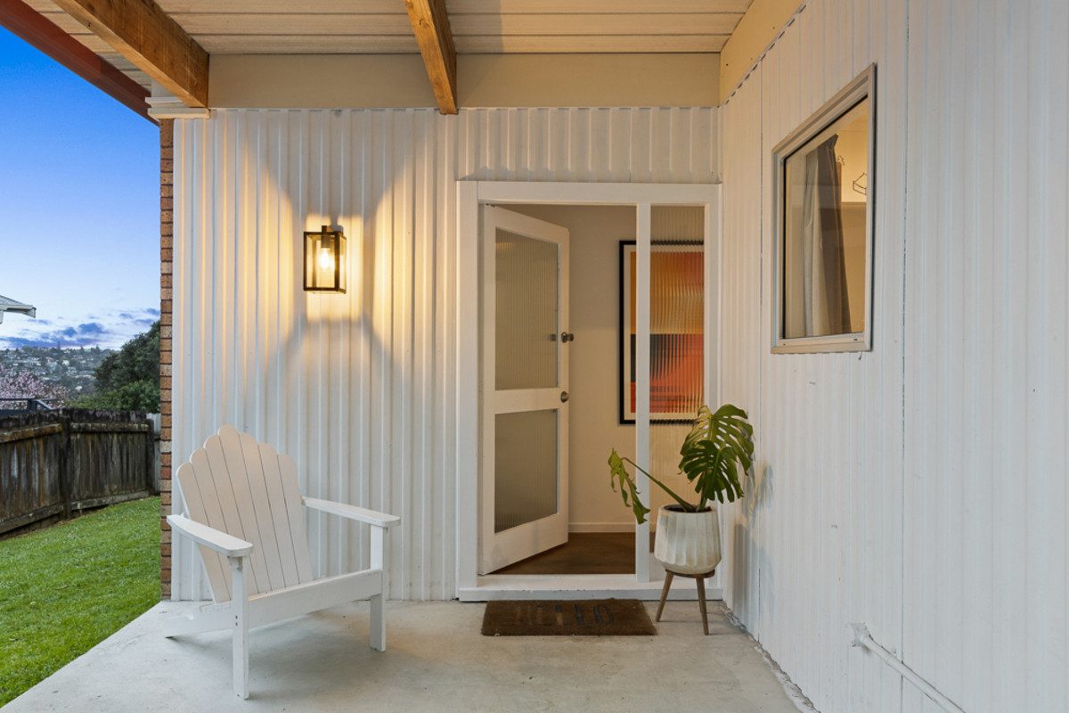 5 Kotinga Avenue, Glen Eden, Auckland - Carousel 2