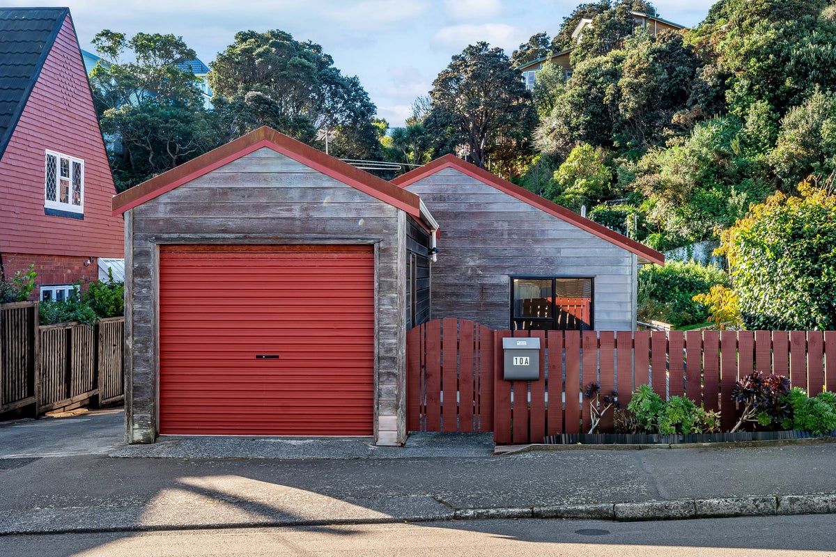 10A Mersey Street, Island Bay, Wellington - Carousel 1