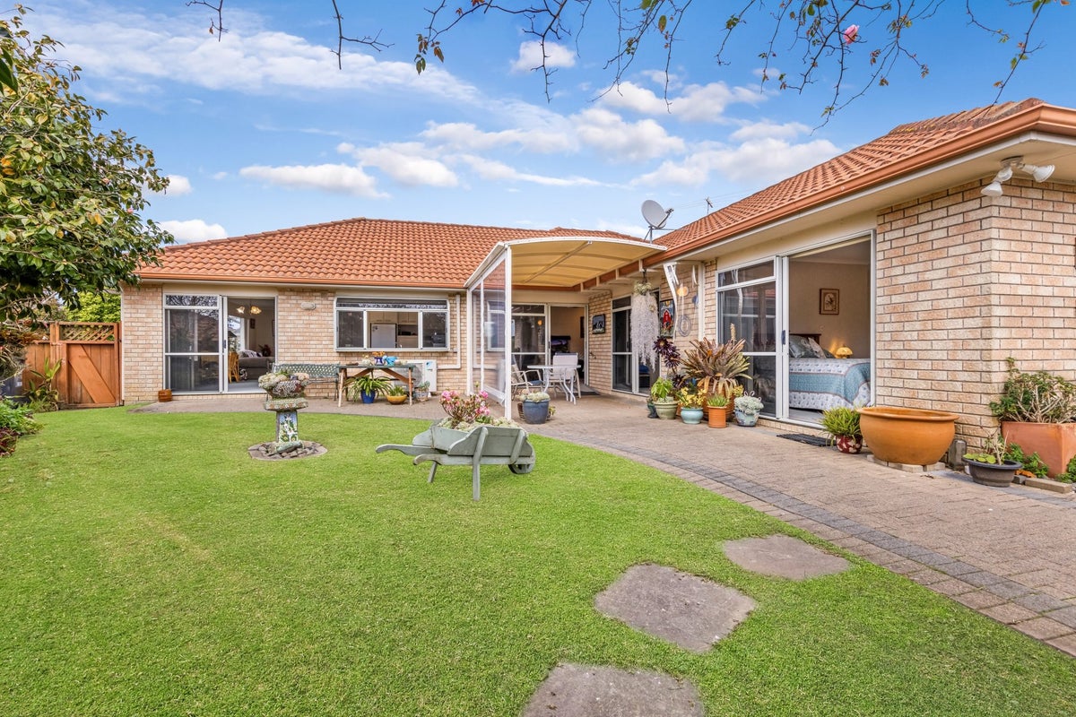 7 Highfields Terrace, Henderson, Auckland - Carousel 1