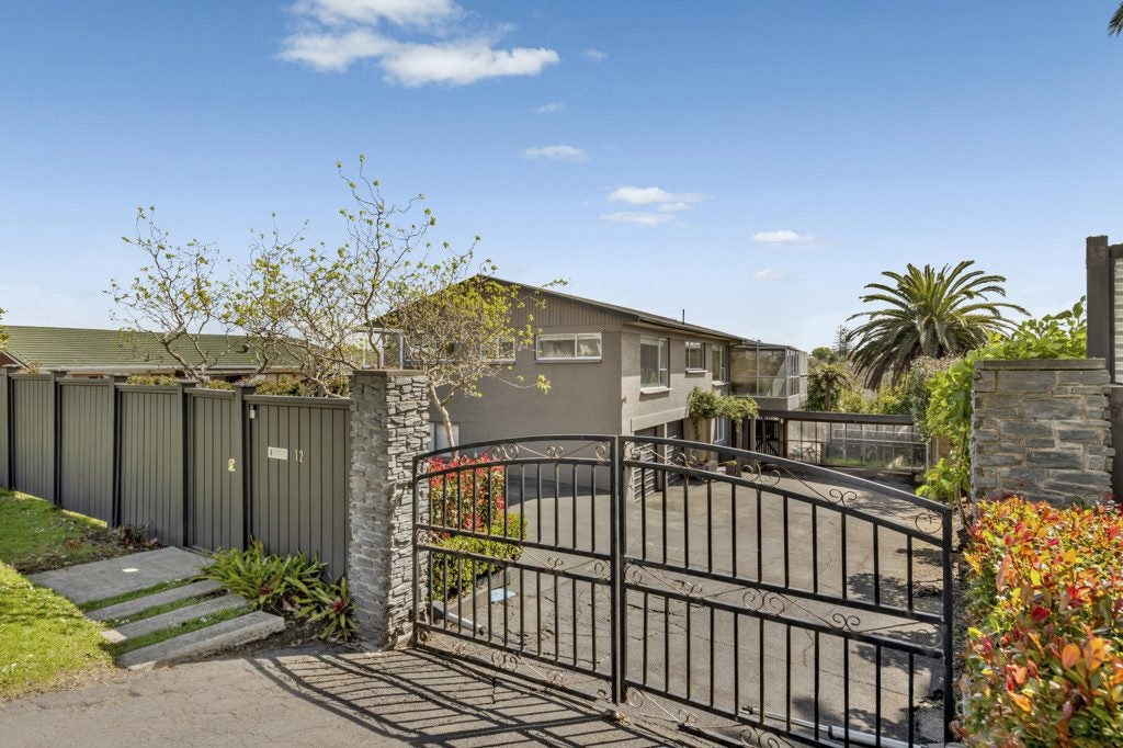 12 Coates Road, Cockle Bay, Auckland - Carousel 1