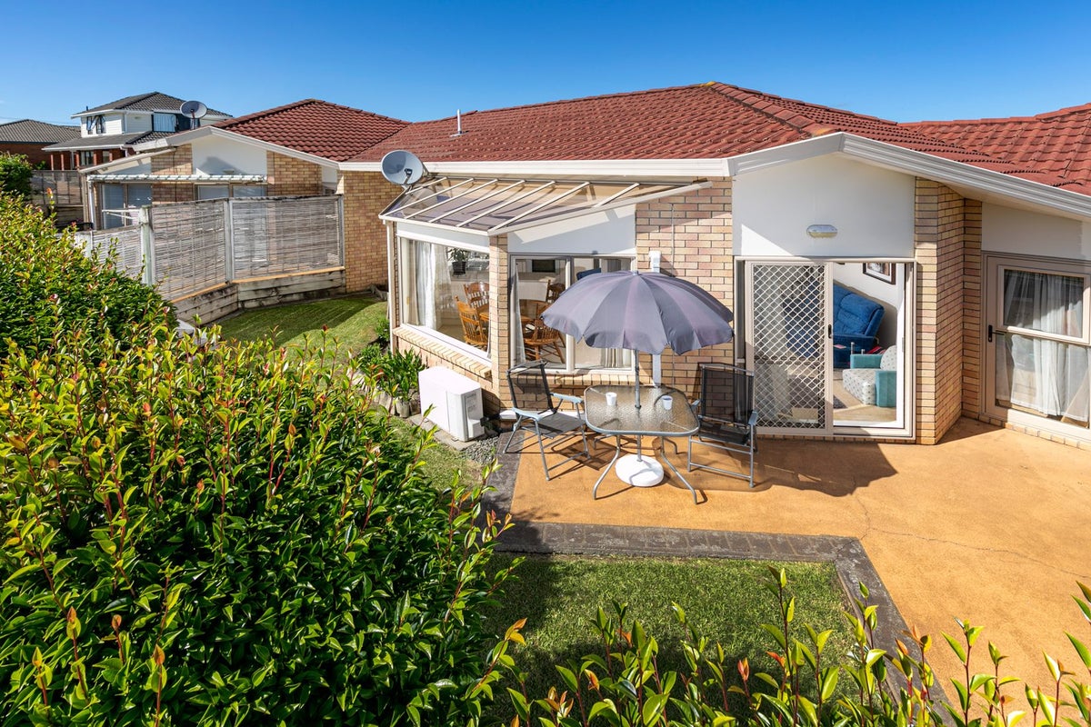 18/169 Sturges Road, Henderson, Auckland - Carousel 1
