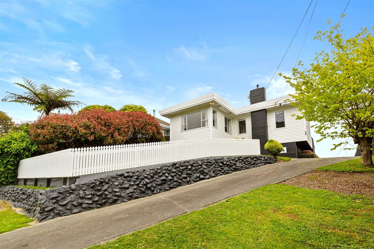 26 Raroa Terrace, Tawa, Wellington - Carousel 20