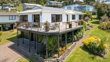 216 Russell Bruce Place, Onemana, Whangamata - Carousel 1
