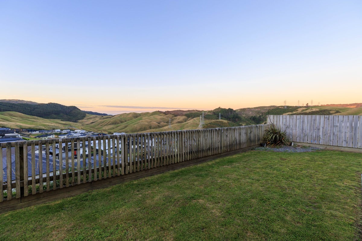 9 Foxham Terrace, Churton Park, Wellington - Carousel 1