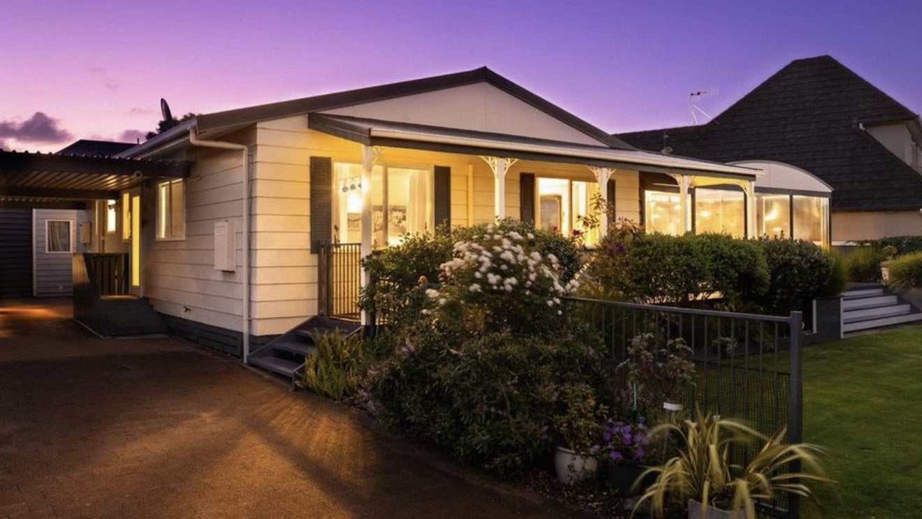 260 Manly Street, Paraparaumu Beach, Paraparaumu - Carousel 1