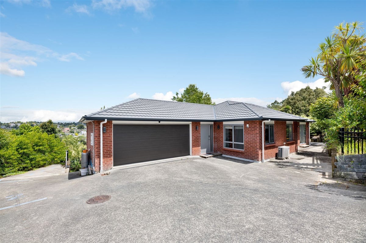 77A Royal Road, Massey, Auckland - Carousel 1