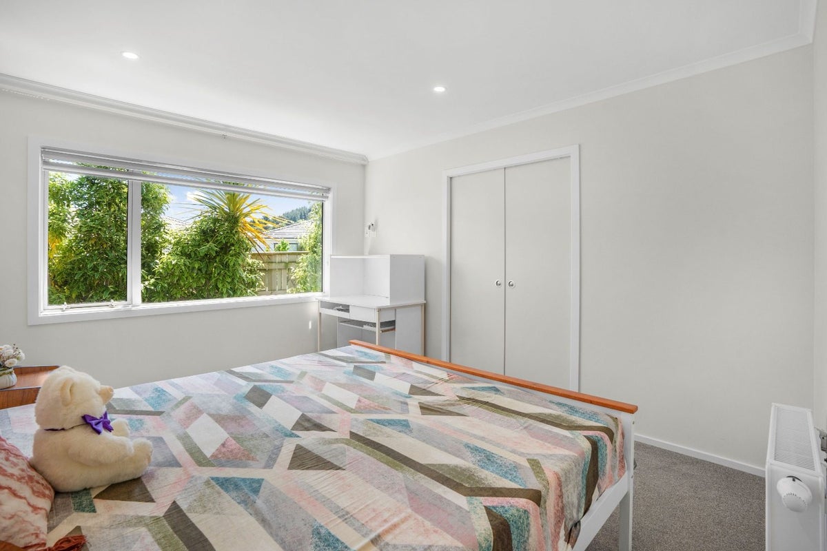 8 Henrietta Maxwell Grove, Wainuiomata, Lower Hutt - Carousel 2