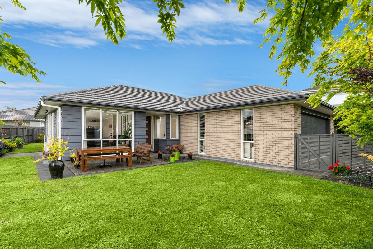 12 Huntington Park Drive, Greenhithe, Auckland - Carousel 2