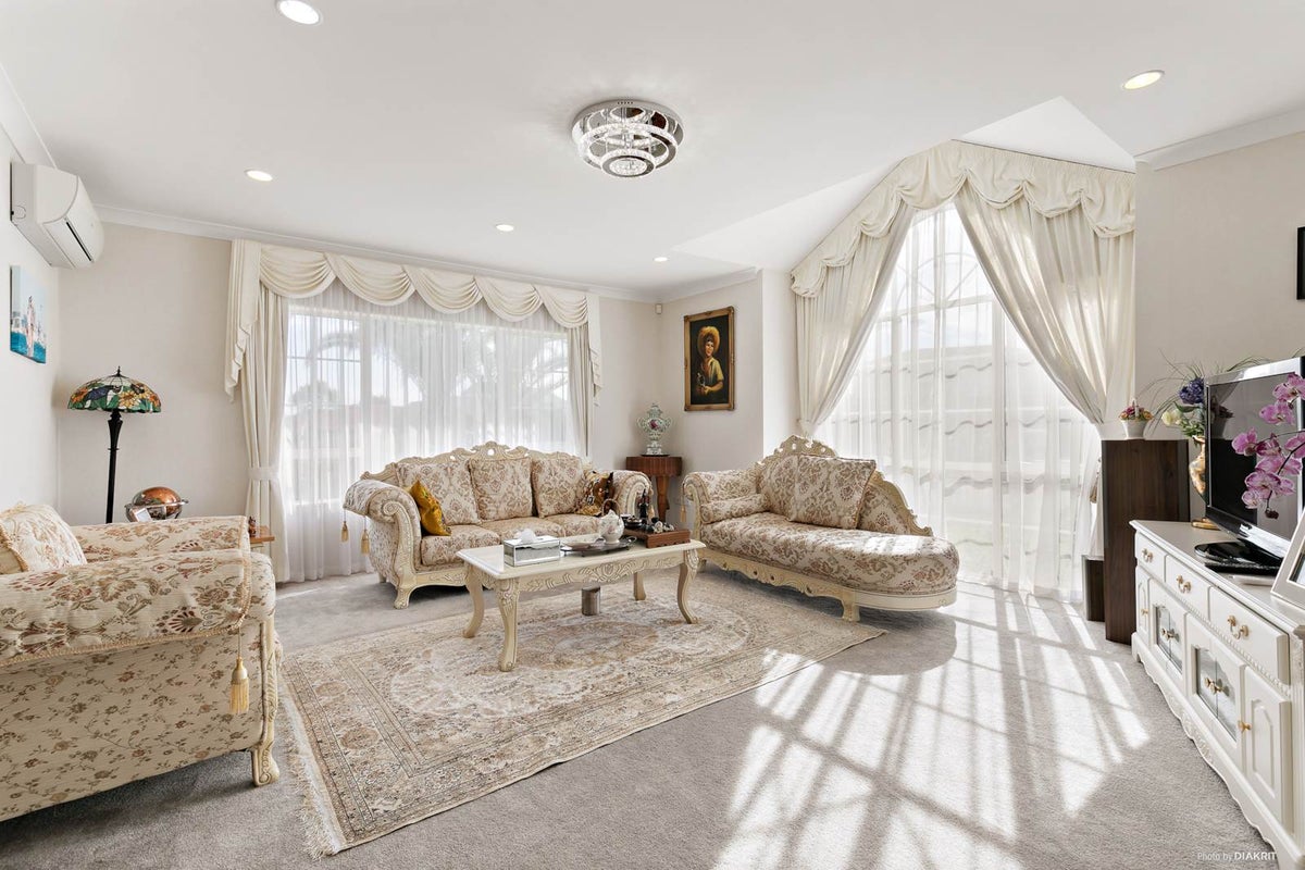 9 Ambleside Drive, Northpark, Auckland - Carousel 1