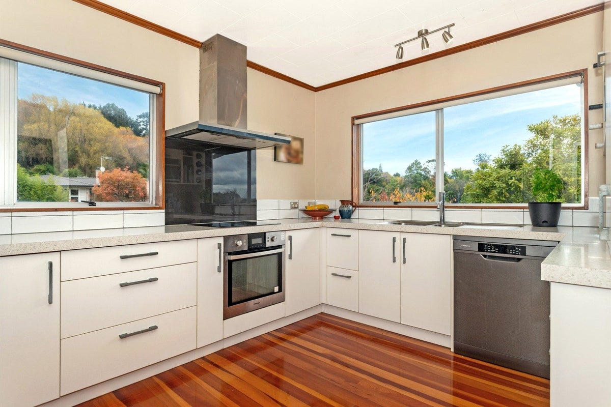 51 Seddon Crescent, Whataupoko, Gisborne - Carousel 2