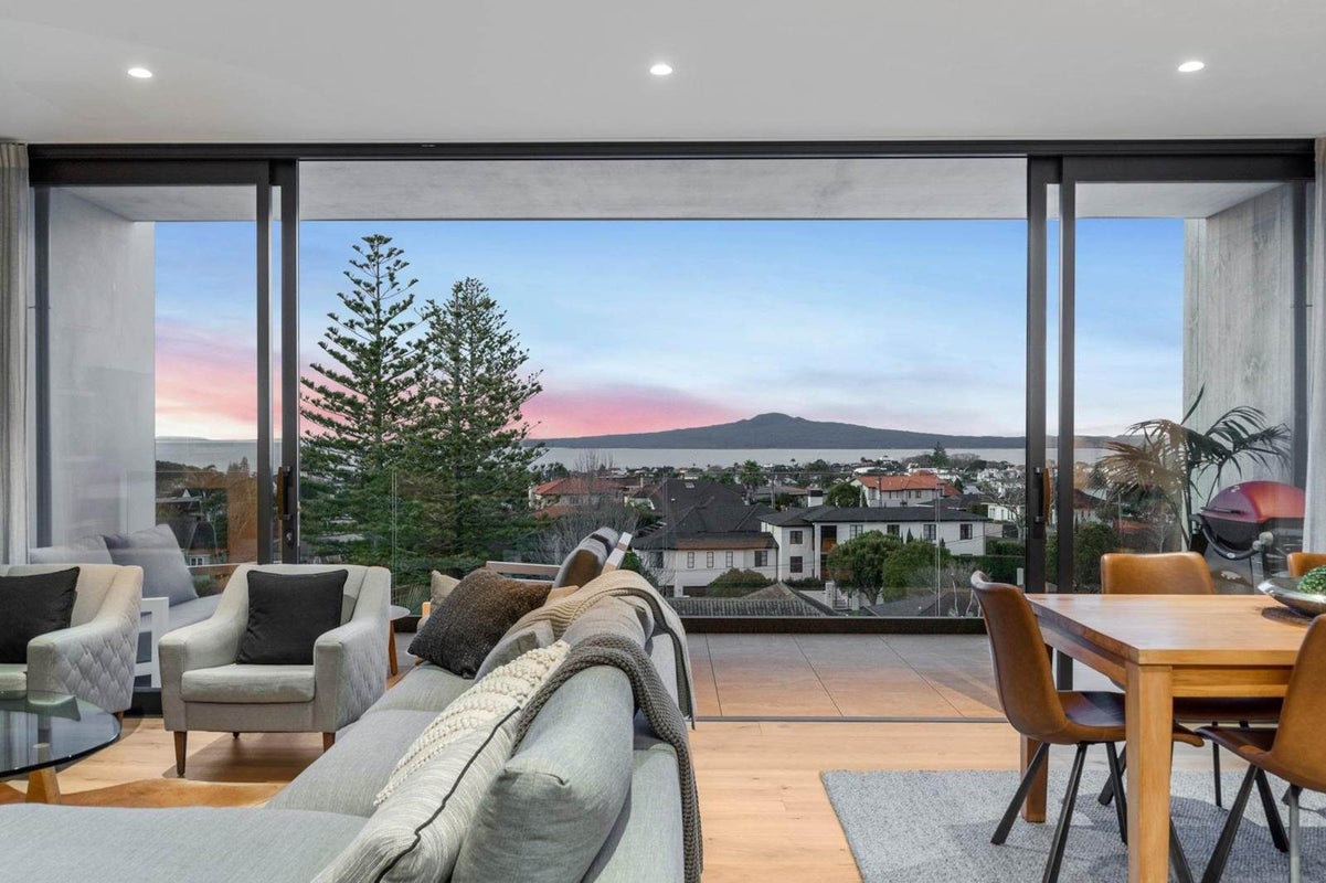 303/250 Kepa Road, Mission Bay, Auckland - Carousel 1