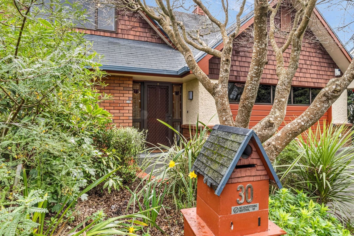 30 Batt Street, West End, Palmerston North, Manawatu / Whanganui - Carousel 2