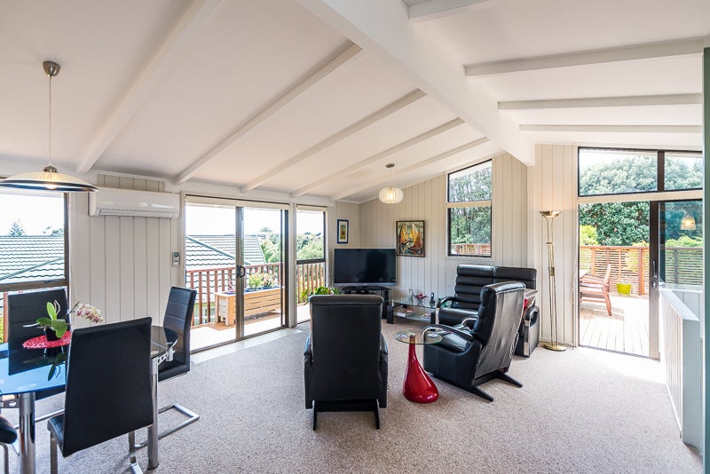 21 Frimley Terrace, Waikanae Beach, Waikanae - Carousel 2