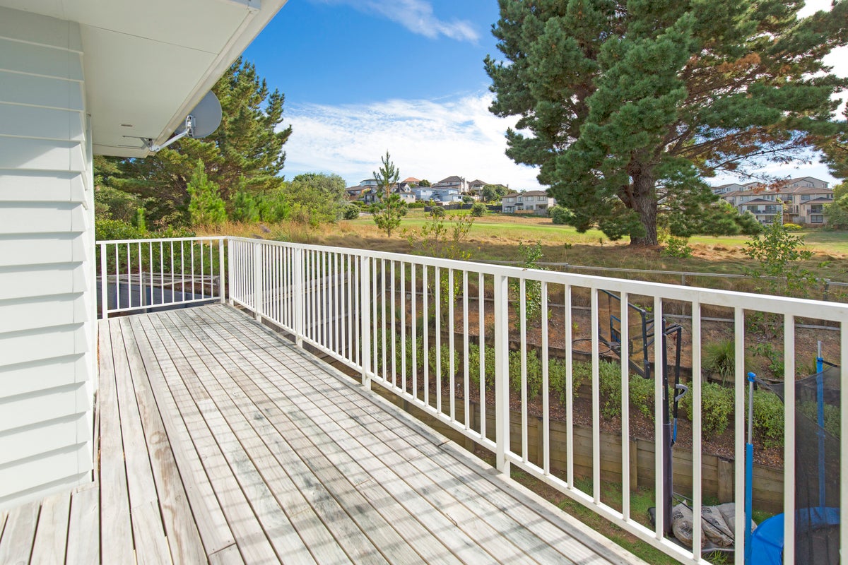 11 Buccaneer Court, Gulf Harbour, Whangaparaoa - Carousel 1