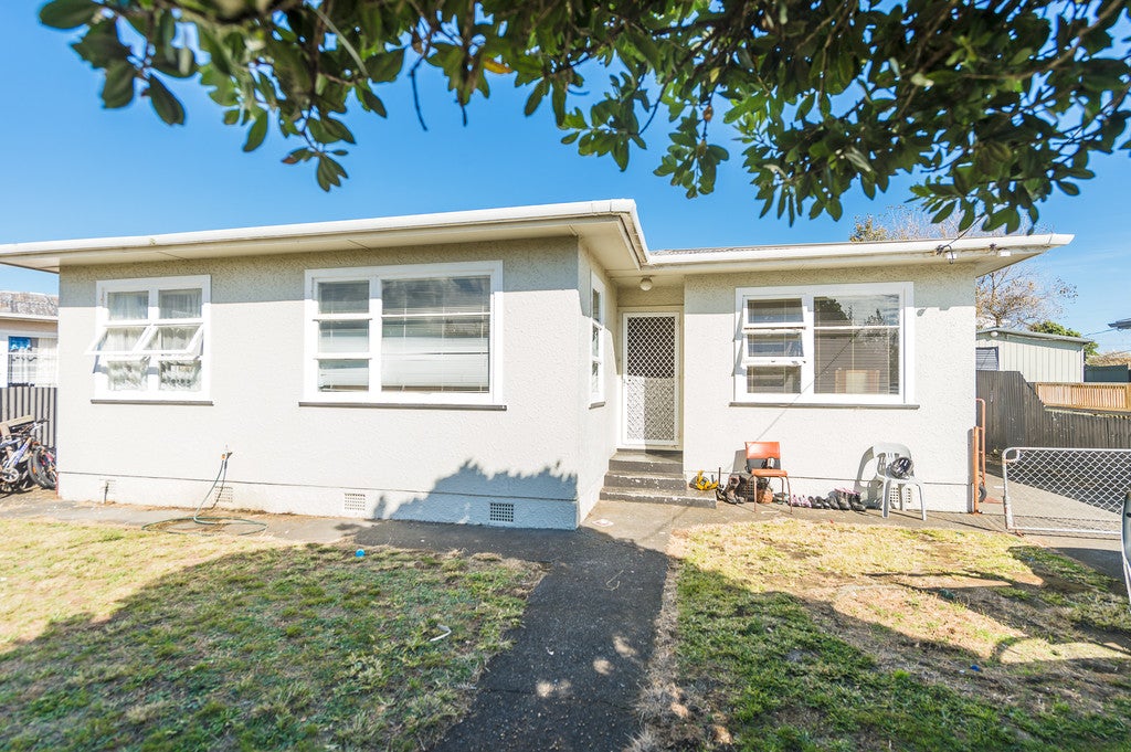 42 Titoki Street, Castlecliff, Whanganui - Carousel 1