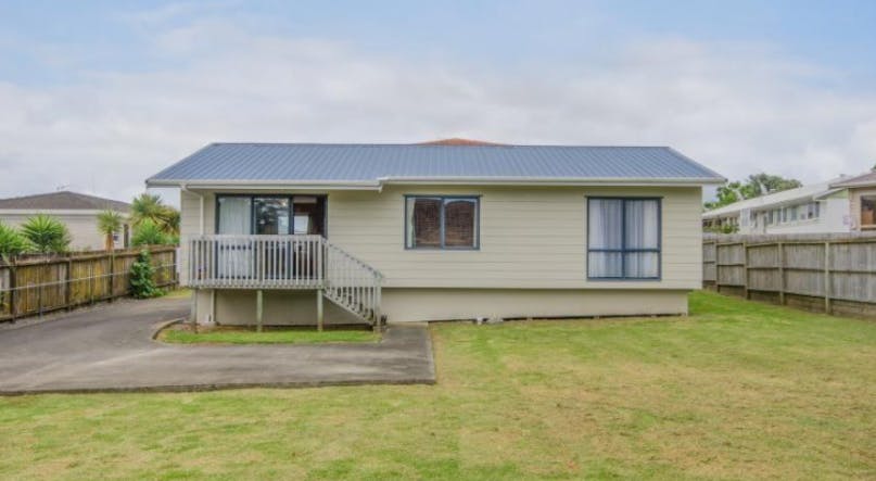 42A Rimu Street, New Lynn, Auckland - Carousel 1