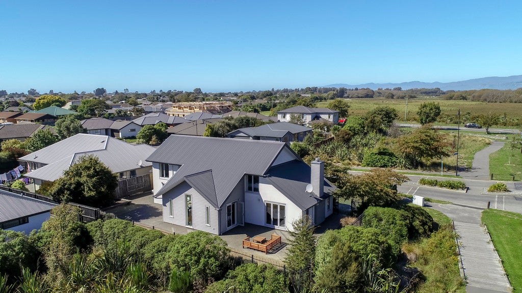 1 Puhara Avenue, Parklands, Christchurch - Carousel 2