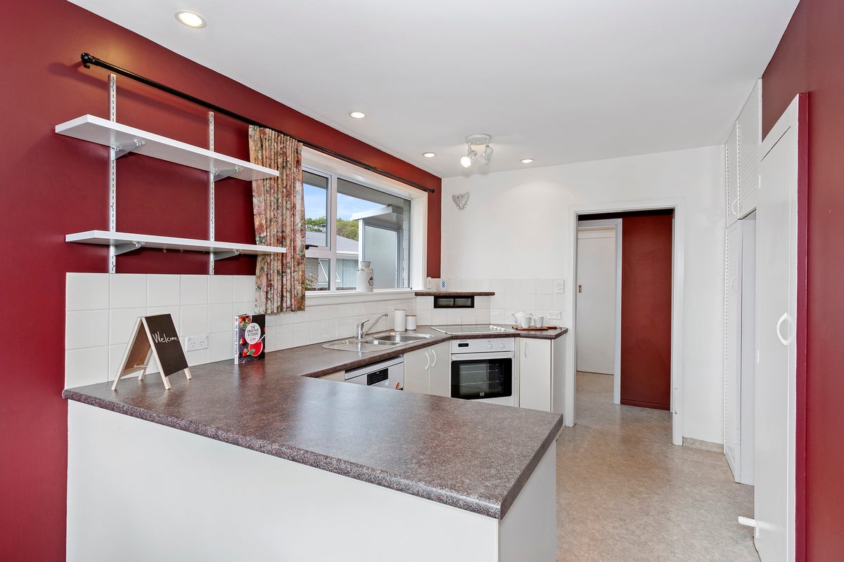 33 Royalist Avenue, North New Brighton, Christchurch - Carousel 2