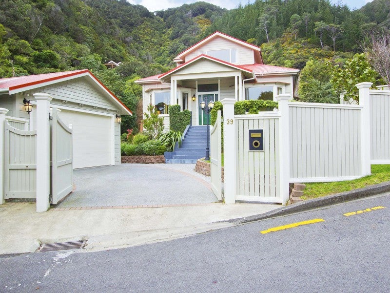 39 Rona Street, Eastbourne, Lower Hutt - Carousel 20