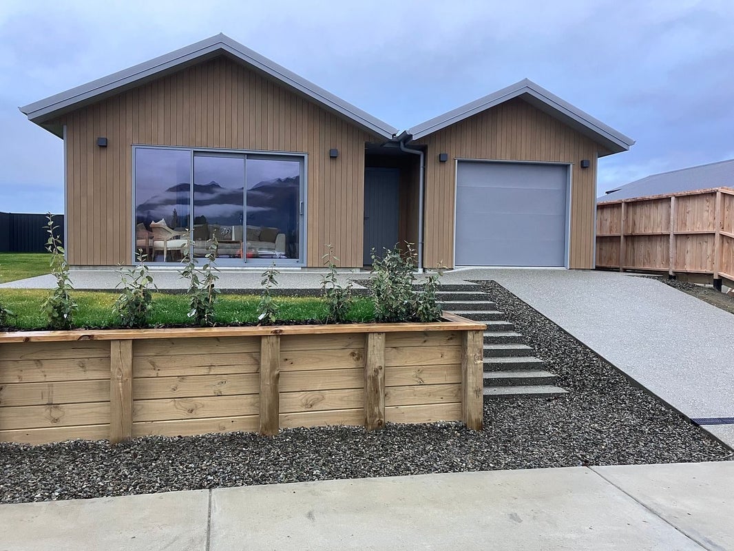 44 Doug Ledgerwood Drive, WANAKA - Carousel 2