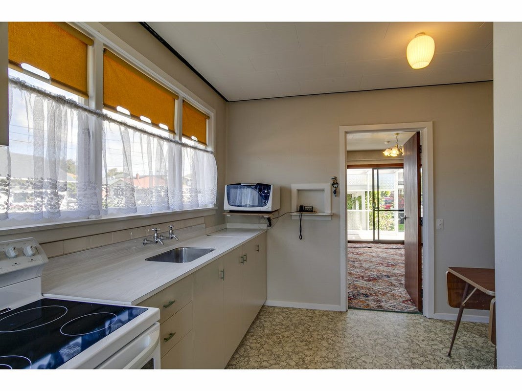2/4 Cain Street, Parkside, Timaru - Carousel 2