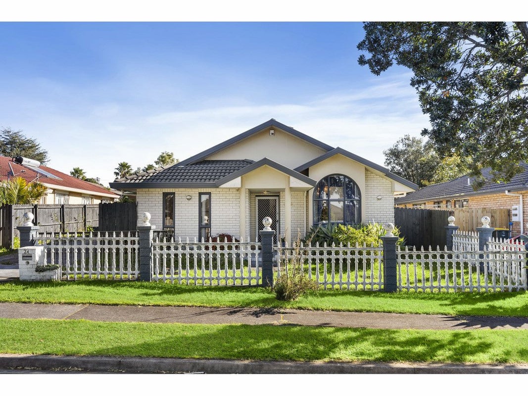 24 Titchmarsh Crescent, Flat Bush, Auckland - Carousel 1