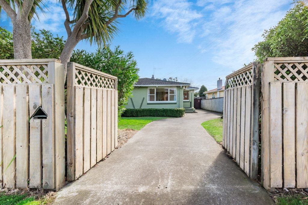 53 Gray Avenue, Paraparaumu Beach, Kapiti Coast, Wellington - Carousel 2