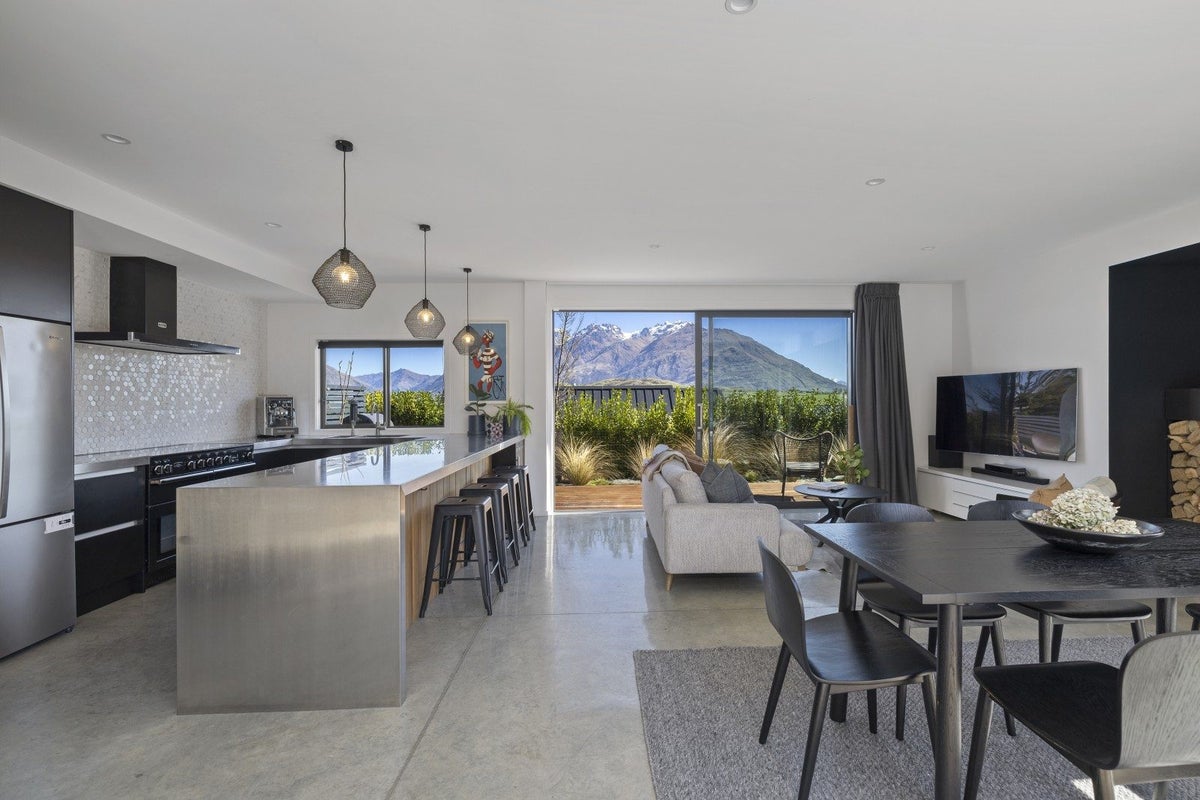 9 Falconer Rise, Jacks Point, Queenstown - Carousel 2