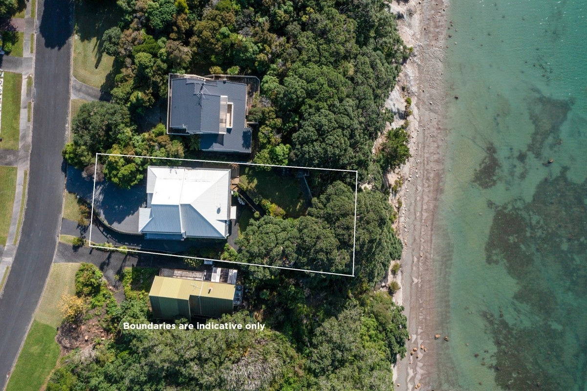 51 Fidelis Avenue, Snells Beach, Snells Beach - Carousel 33