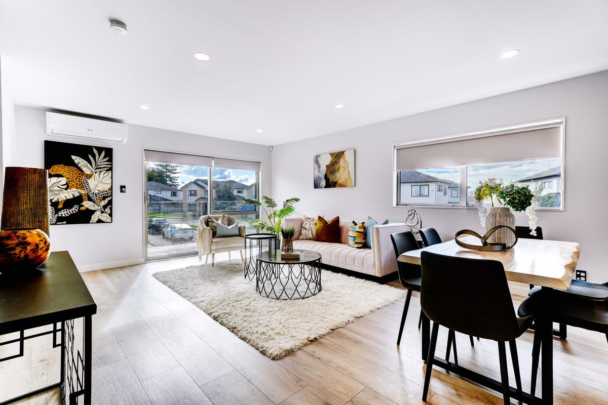 2 Meritage Lane, Te Atatu South, Auckland - Carousel 2