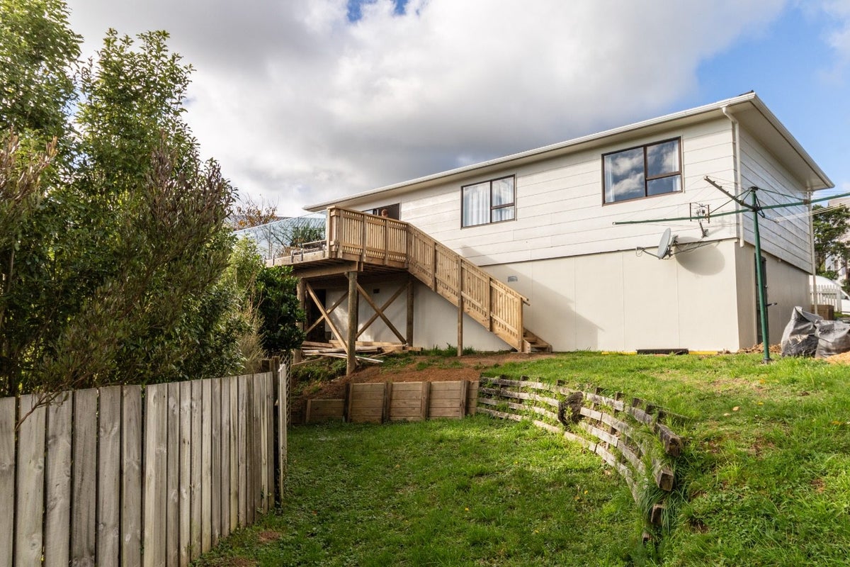 18 Tobago Crescent, Grenada North, Wellington - Carousel 19