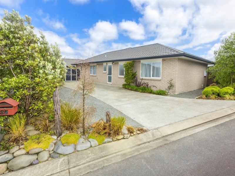 62 Sunstone Crescent, Brown Owl, Upper Hutt - Carousel 2