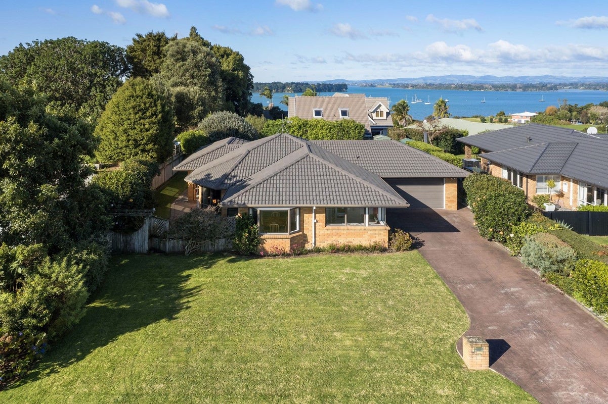 39 Hamurana Road, Omokoroa, Omokoroa - Carousel 1