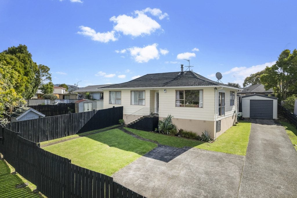 79 Solar Road, Glen Eden, Auckland - Carousel 1