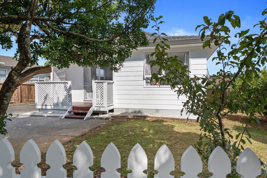 8 Childers Road, Ranui, Auckland - Carousel 2