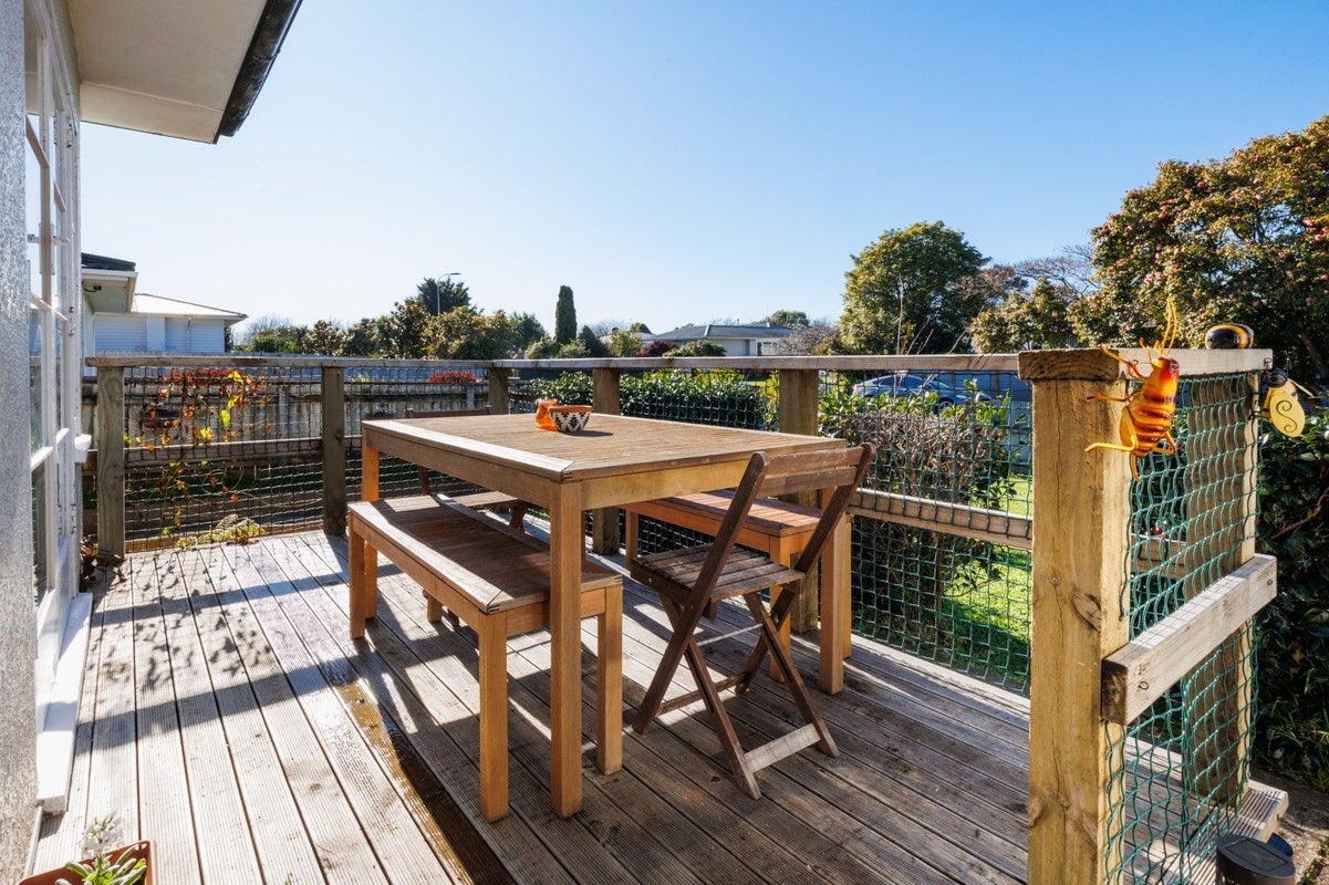 19 Nottingham Avenue, Awapuni, Palmerston North, Manawatu / Whanganui - Carousel 2