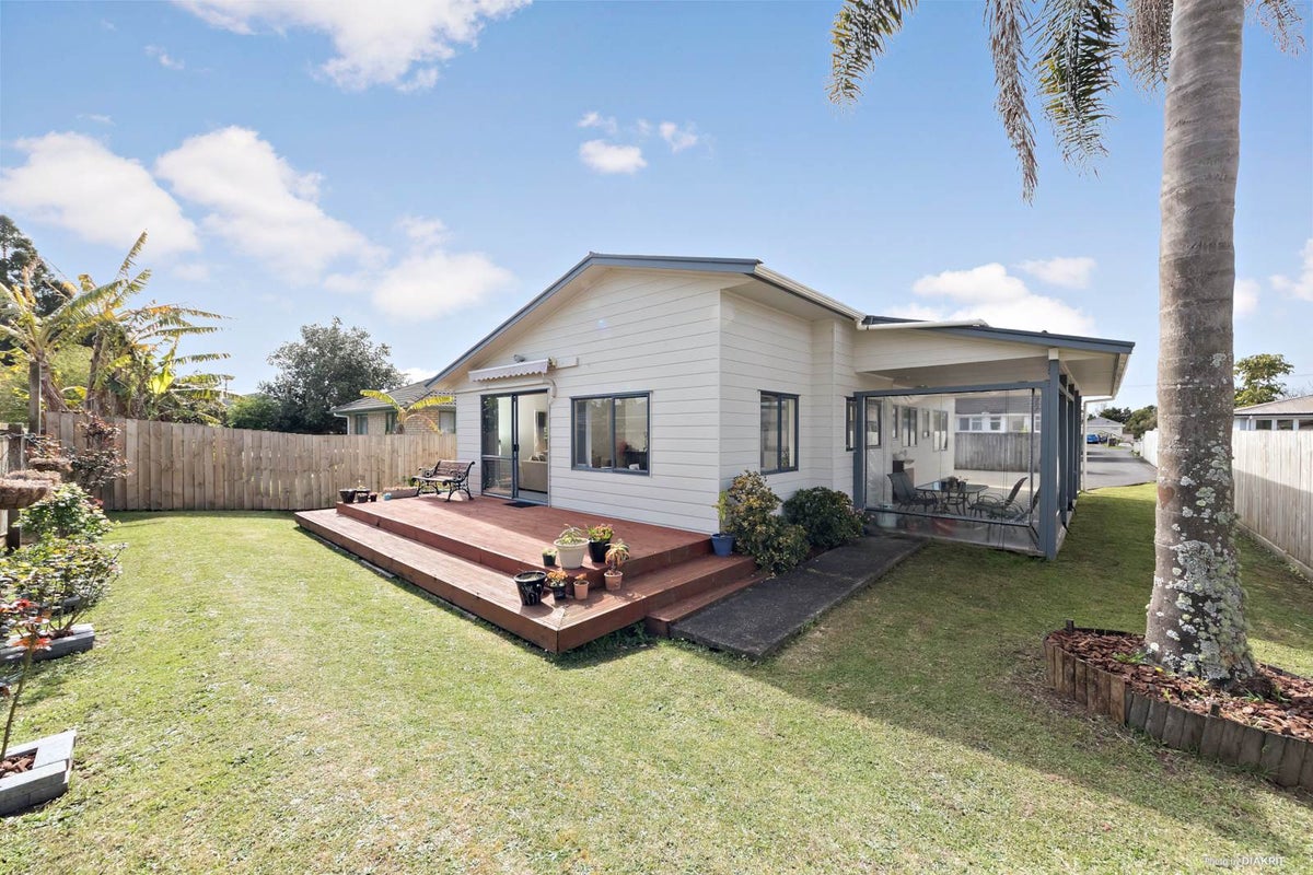 56A Kelwyn Road, Kelston, Auckland - Carousel 2
