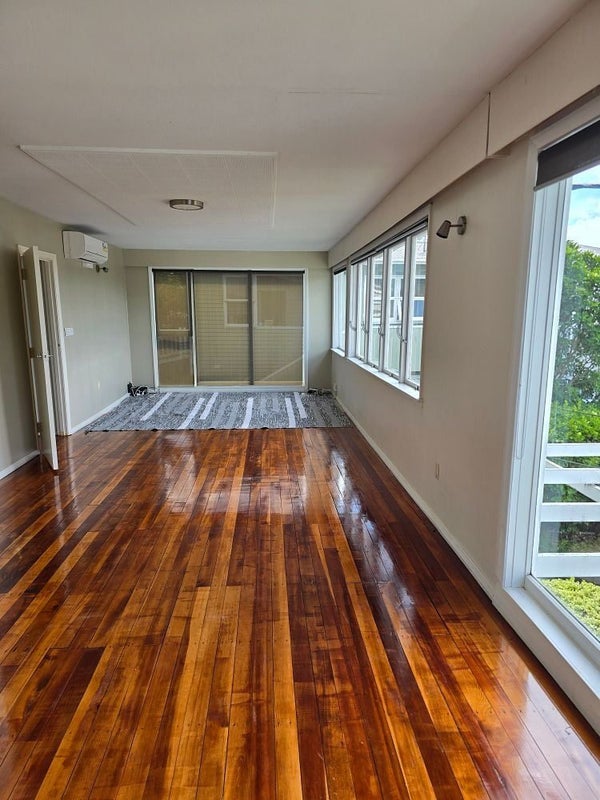 15 Barton Terrace, Thorndon, Wellington - Carousel 27
