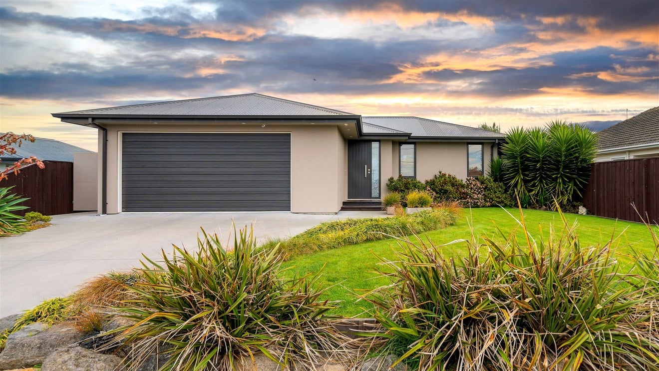 76 Rowan Avenue, Aranui, Christchurch - Carousel 1