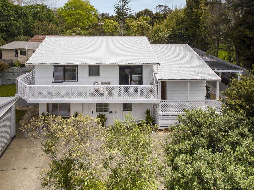 103 Brian Crescent, Stanmore Bay, Whangaparaoa - Carousel 1