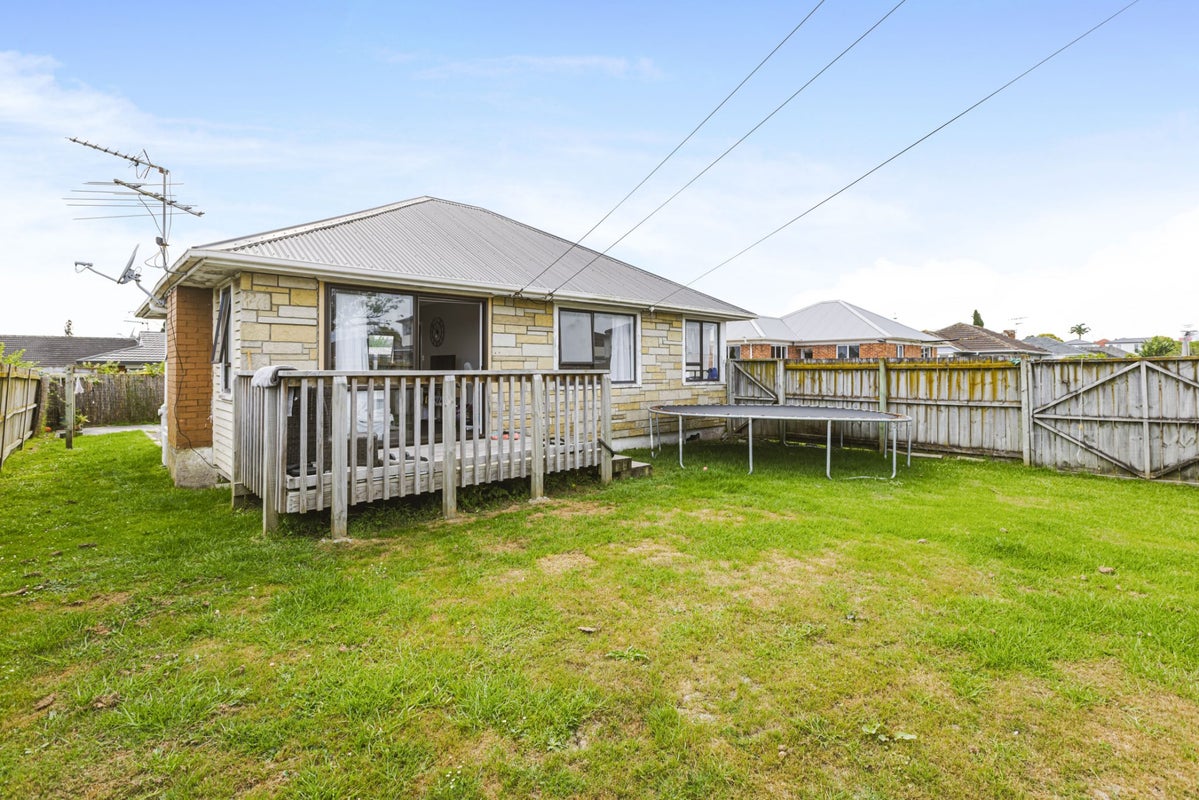 1/65 Cambridge Terrace, Papatoetoe, Auckland - Carousel 2