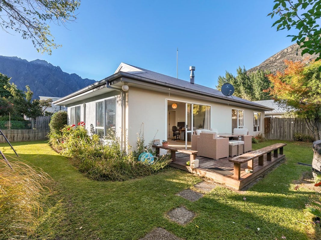 35A Kawarau Place, Frankton, Queenstown - Carousel 1