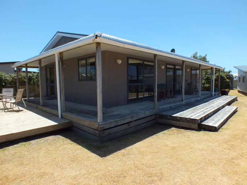 110 Kauri Crescent, Matarangi - Carousel 1