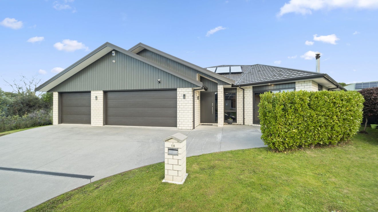 14 Hamon Place, Pukehangi, Rotorua - Carousel 1