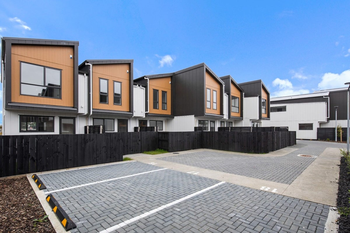 5 Red Arches Road, Henderson, Auckland - Carousel 1