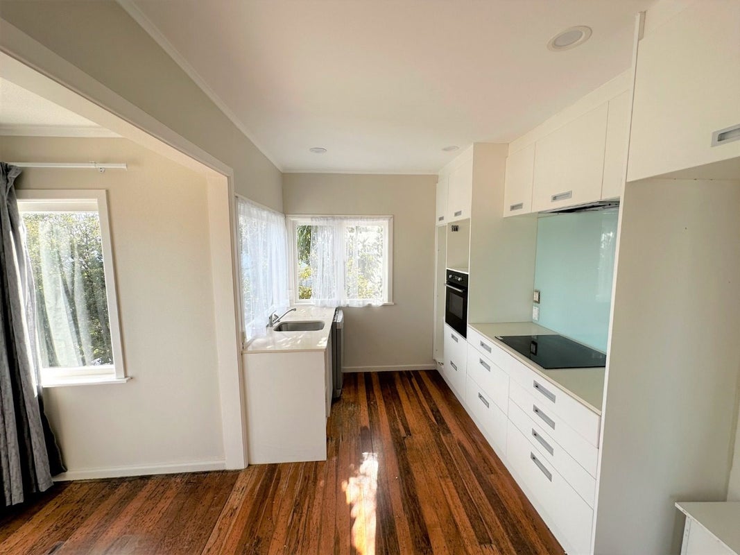 336 Hillsborough Road, Hillsborough, Auckland - Carousel 2
