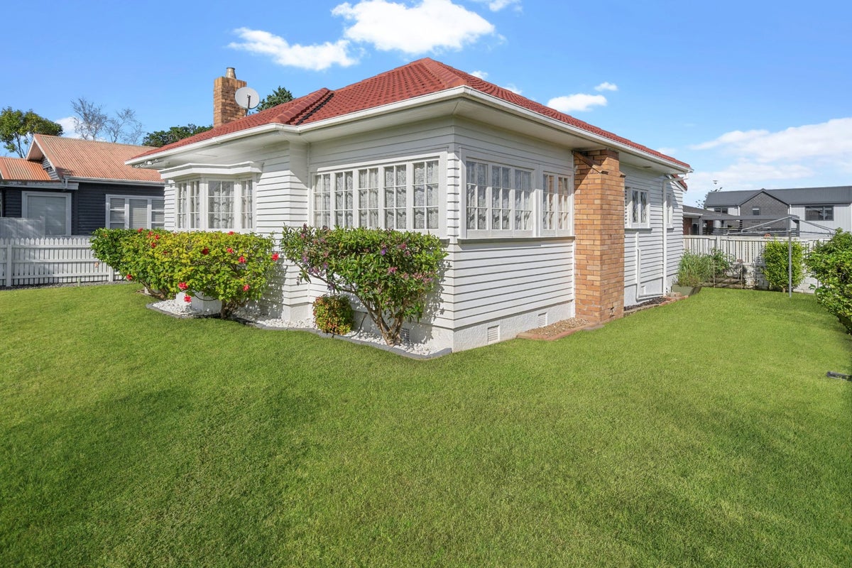295 Mount Albert Road, Wesley, Auckland - Carousel 1