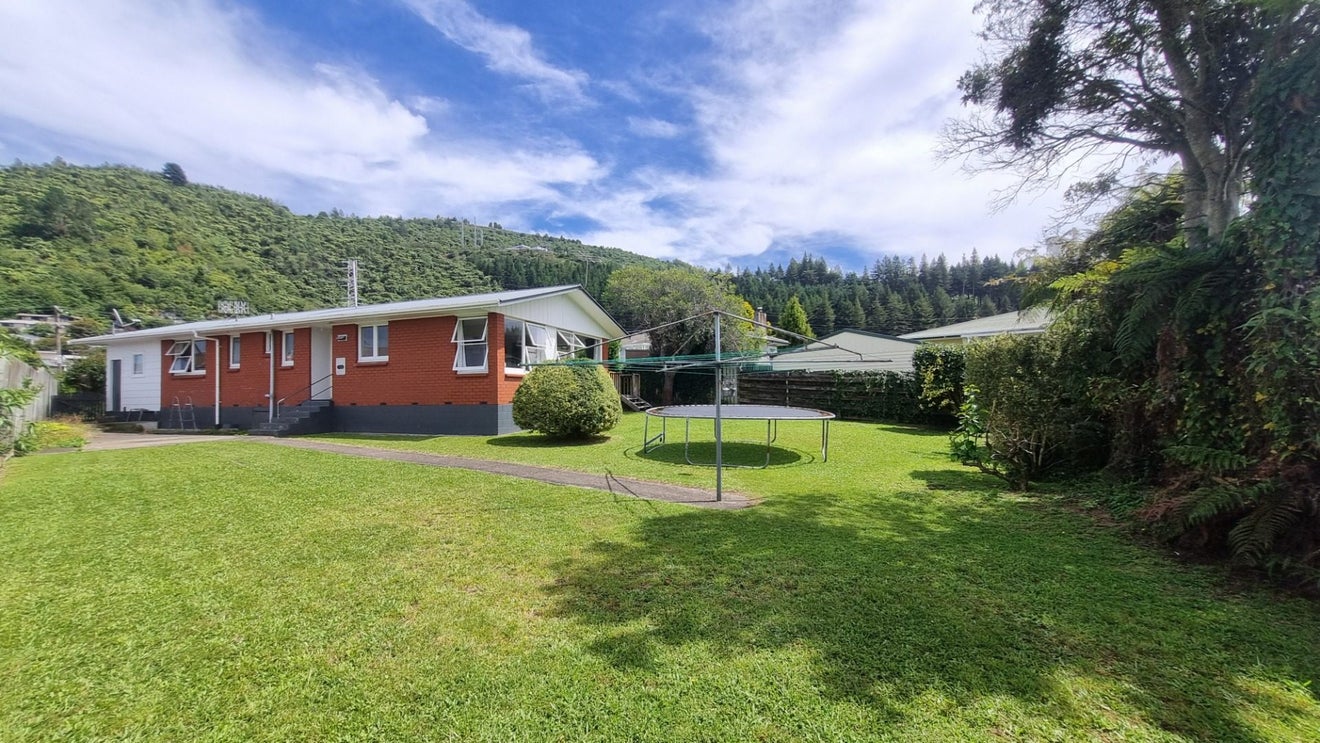 27 Matuku Street, Selwyn Heights, Rotorua - Carousel 2